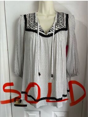 Xhiliration Adorable so soft Black&white pinstripe lace&crochet Boho Top NWT Med